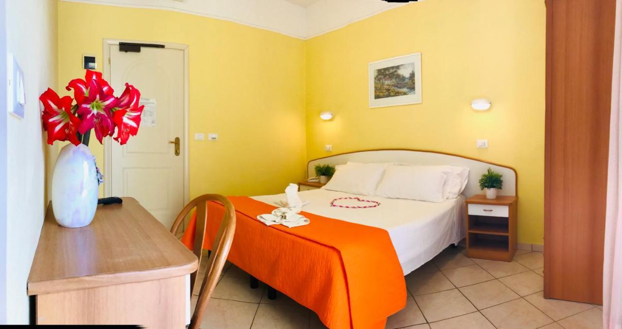 Hotel Naica Rimini Dış mekan fotoğraf
